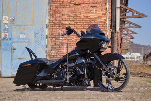 Obrázek HD Road Glide Black Queen